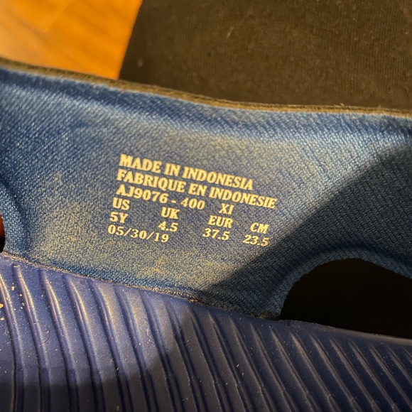 Blue and white Nike sandals - Picture 4 of 4